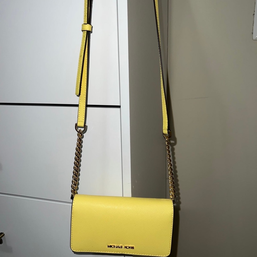Micheal Kors Yellow Jet Set Crossbody